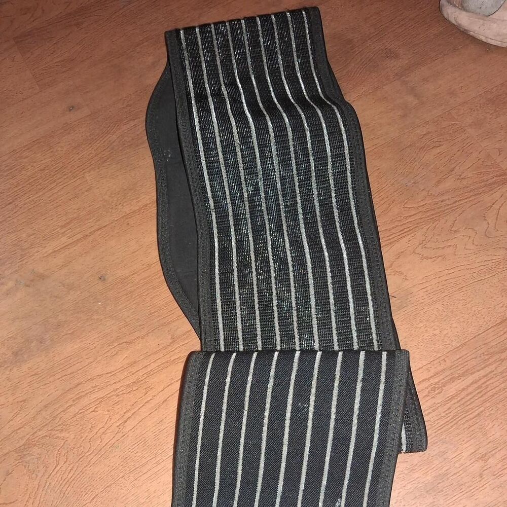 Chnge Women's Black and Grey Accessory
